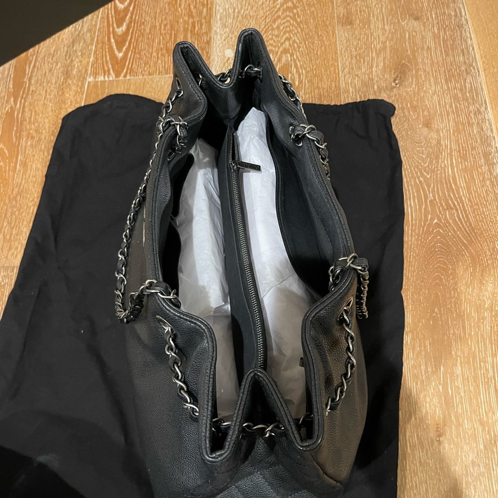 Chanel Caviar Leather Shopping Tote in Black, style 94305 - Picture 12 of 16